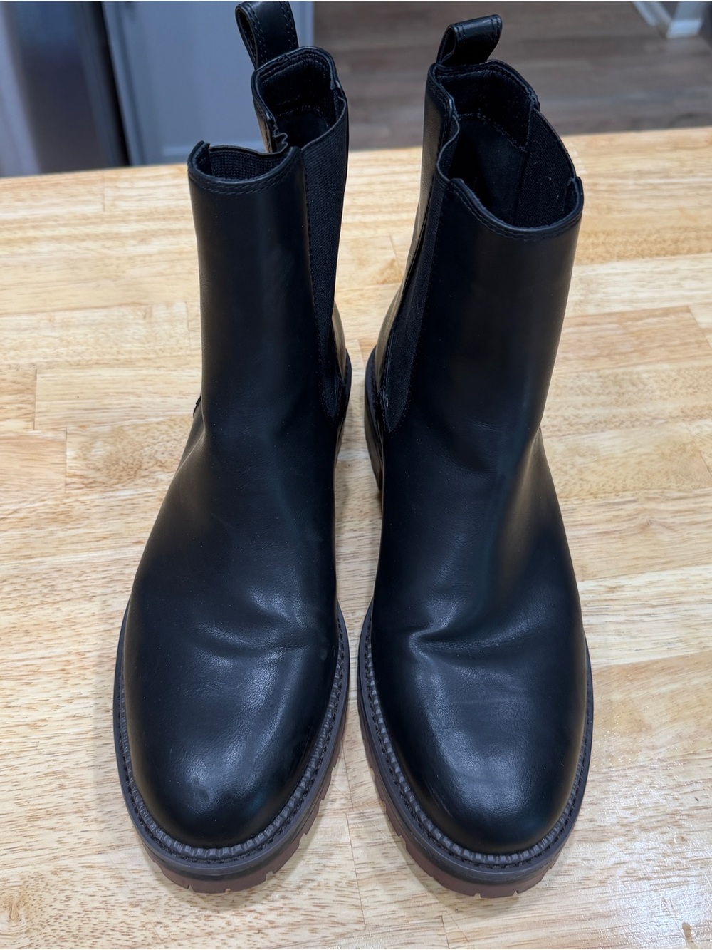Black Crown Vintage Chelsea Lug Sole Boots - Picture 2 of 8
